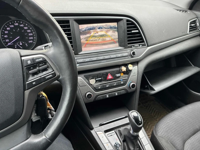 Hyundai Elantra * GL * CARFAX * БЕЗ ПЪРВОНАЧАЛНА ВНОСКА, снимка 9 - Автомобили и джипове - 52674117