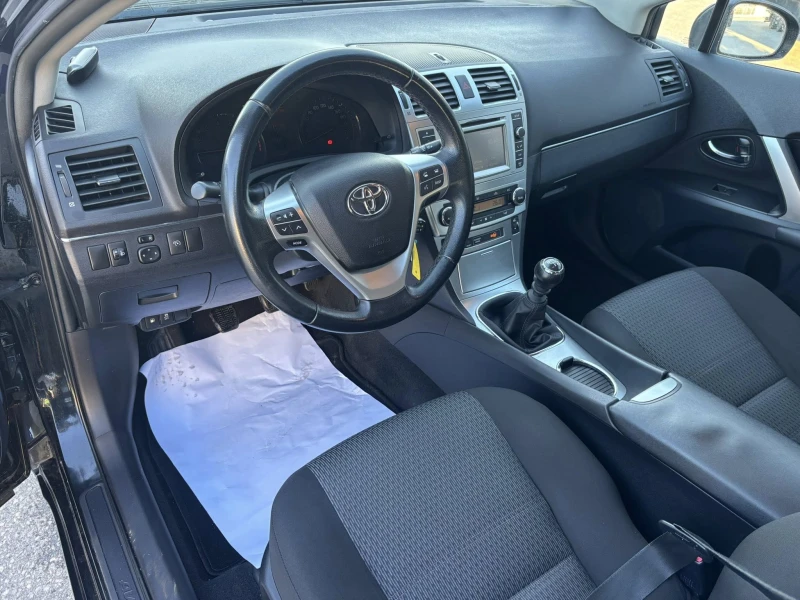 Toyota Avensis 1.8i EURO5 , снимка 10 - Автомобили и джипове - 52917277