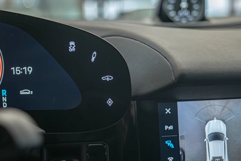 Porsche Taycan 4S Performance/PDLS+ /PVTS/BOSE/Sport Chrono/Пасаж, снимка 13 - Автомобили и джипове - 53191471