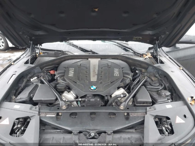BMW 750 4.4l Li xDrive, снимка 10 - Автомобили и джипове - 53375809