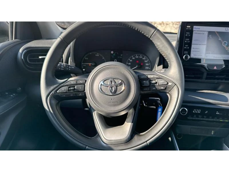 Toyota Yaris 1.5HSD Dynamic, снимка 13 - Автомобили и джипове - 48142947