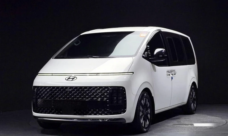 Hyundai Staria L3.5 Lounge 7-Seater Mobility - 57600 лв. / 29450.41 € - 12825950 1