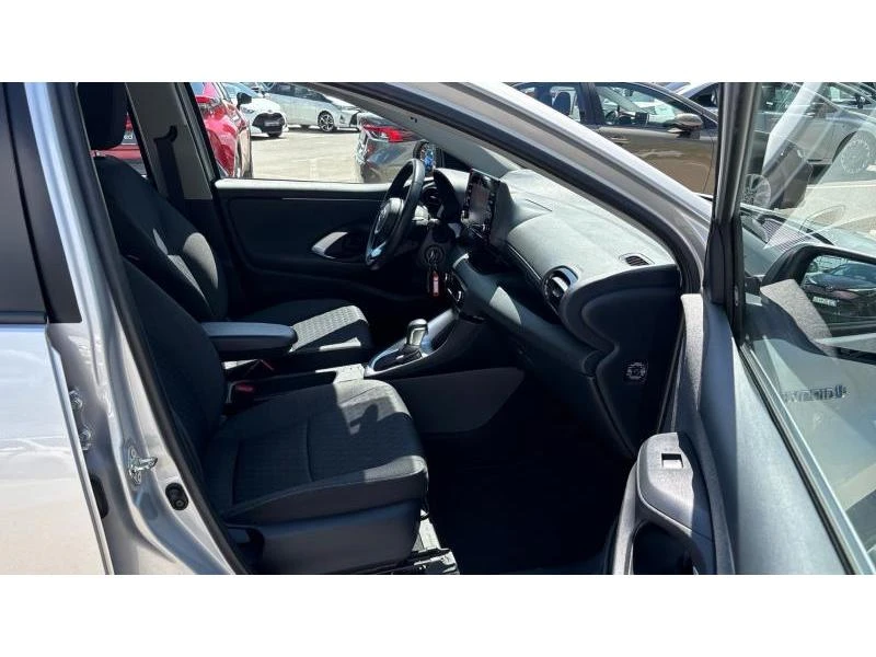 Toyota Yaris 1.5HSD ACTIVE, снимка 6 - Автомобили и джипове - 54448074