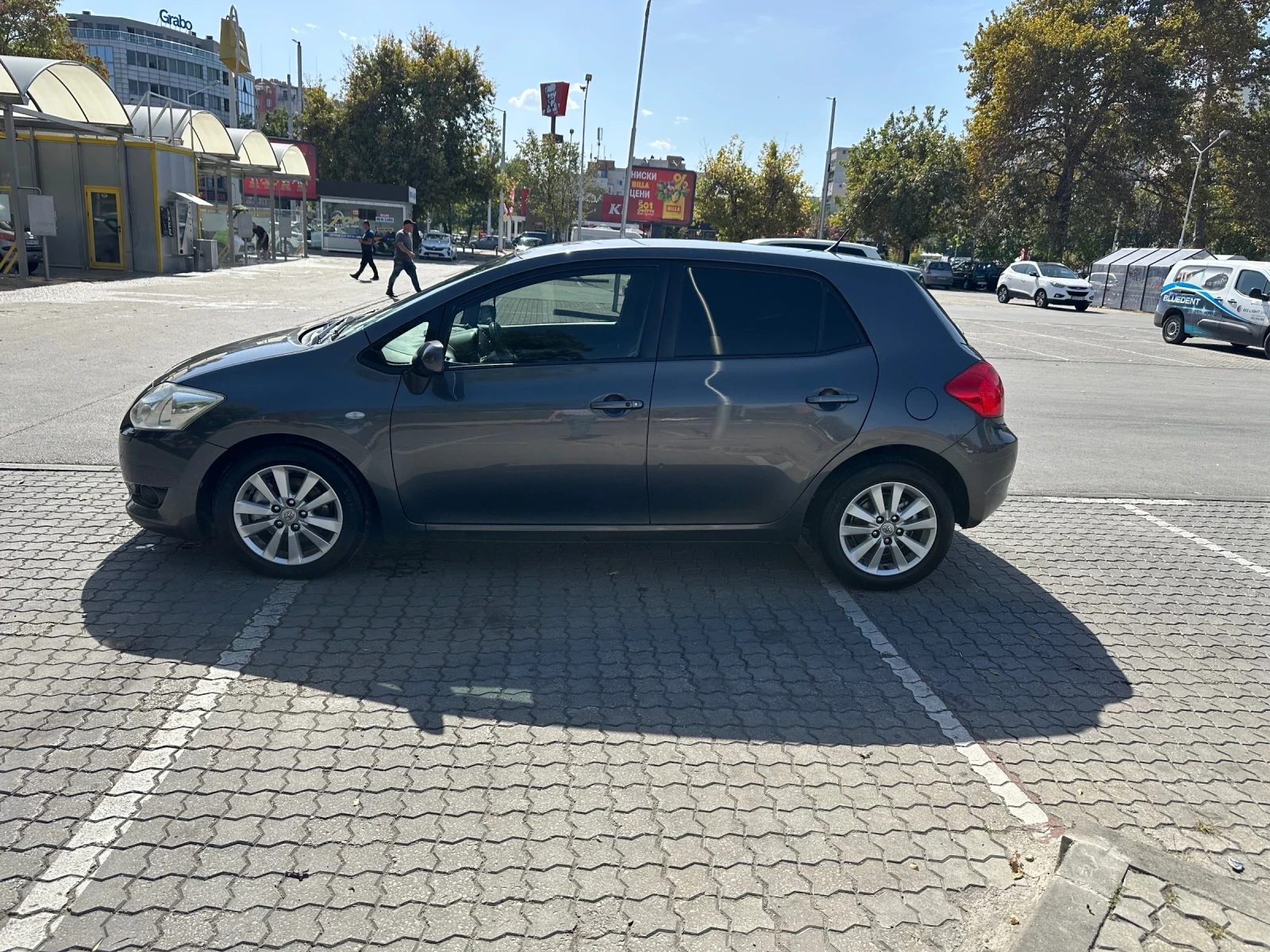 Toyota Auris  - изображение 4