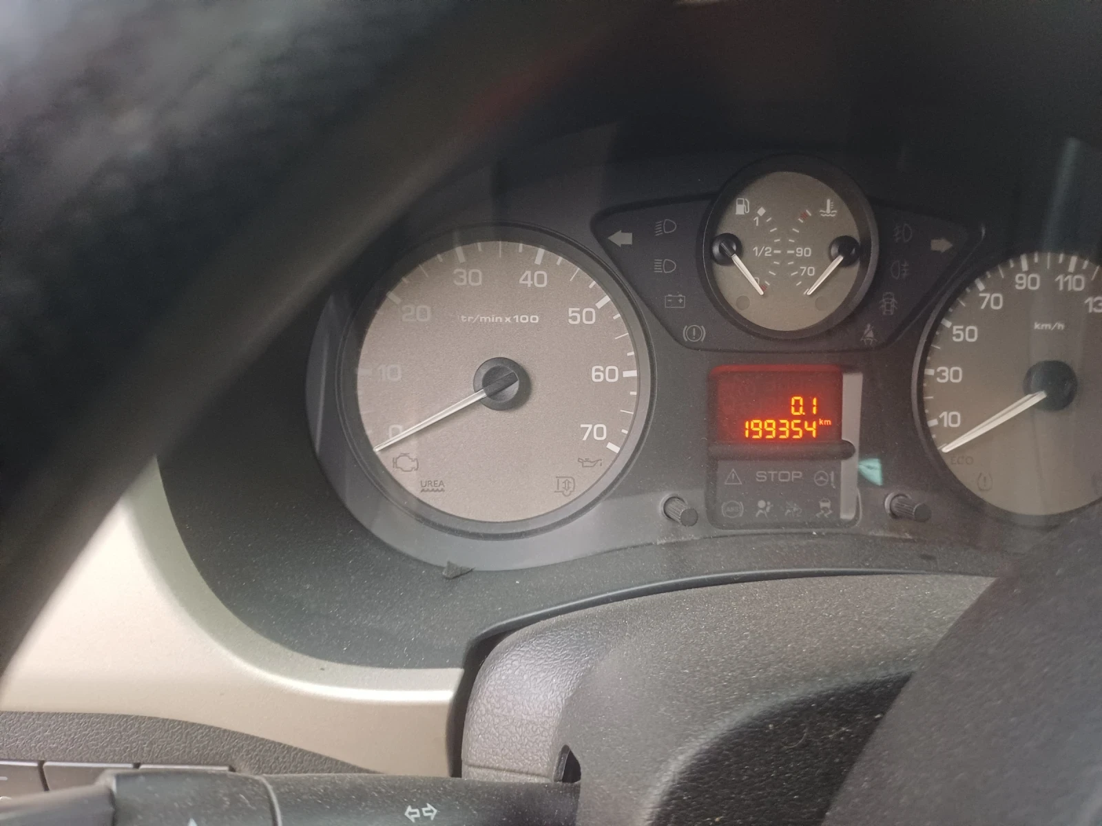 Peugeot Partner 1.6 HDI 90к.с 2015г  - изображение 4