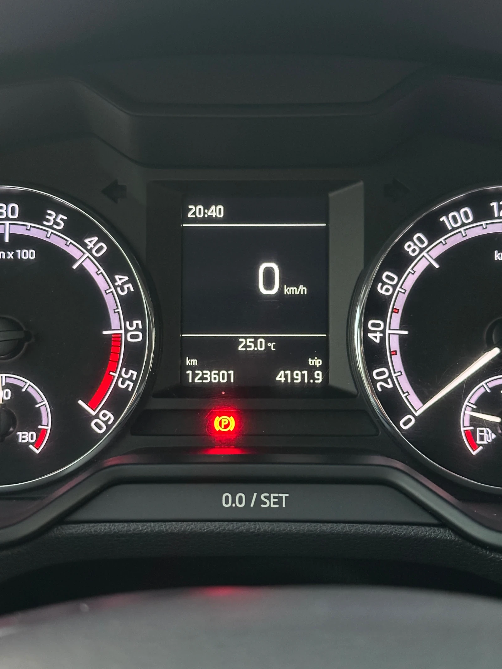 Skoda Octavia Ambition 1.6 TDI-CR - изображение 6
