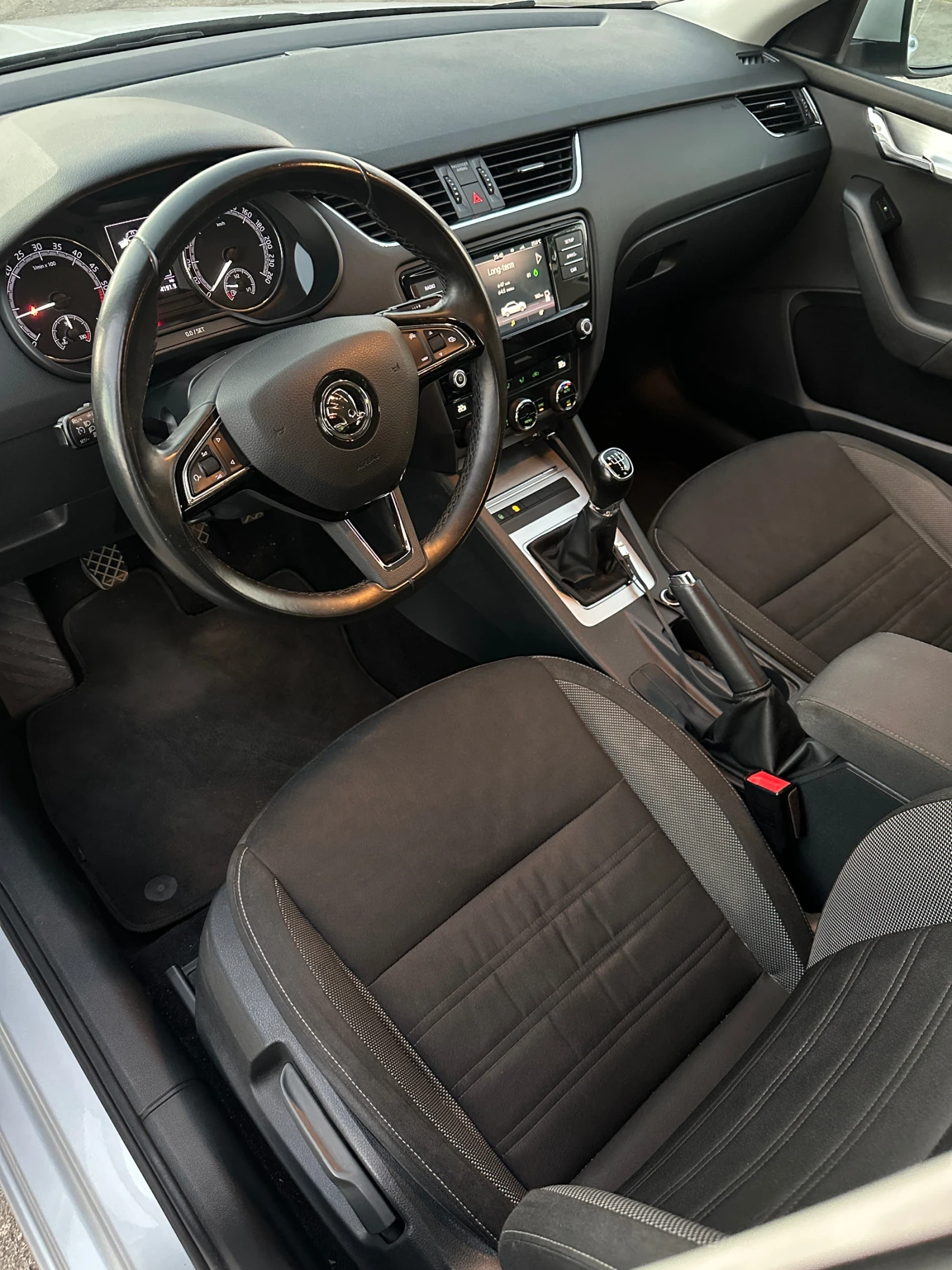 Skoda Octavia Ambition 1.6 TDI-CR - изображение 8