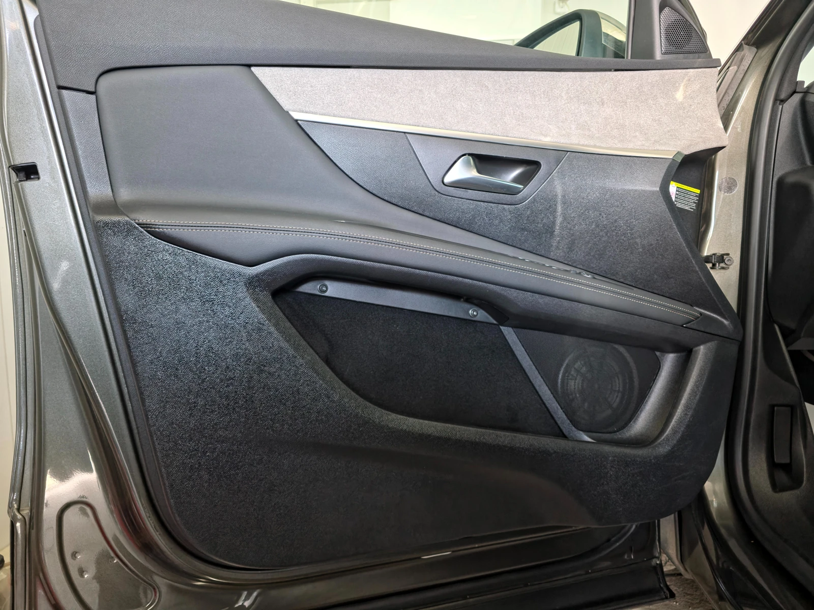 Peugeot 3008 GT PLUG-IN-HYBRID 300 4WD S&S EAT8 | Mobile.bg � ����������� 6