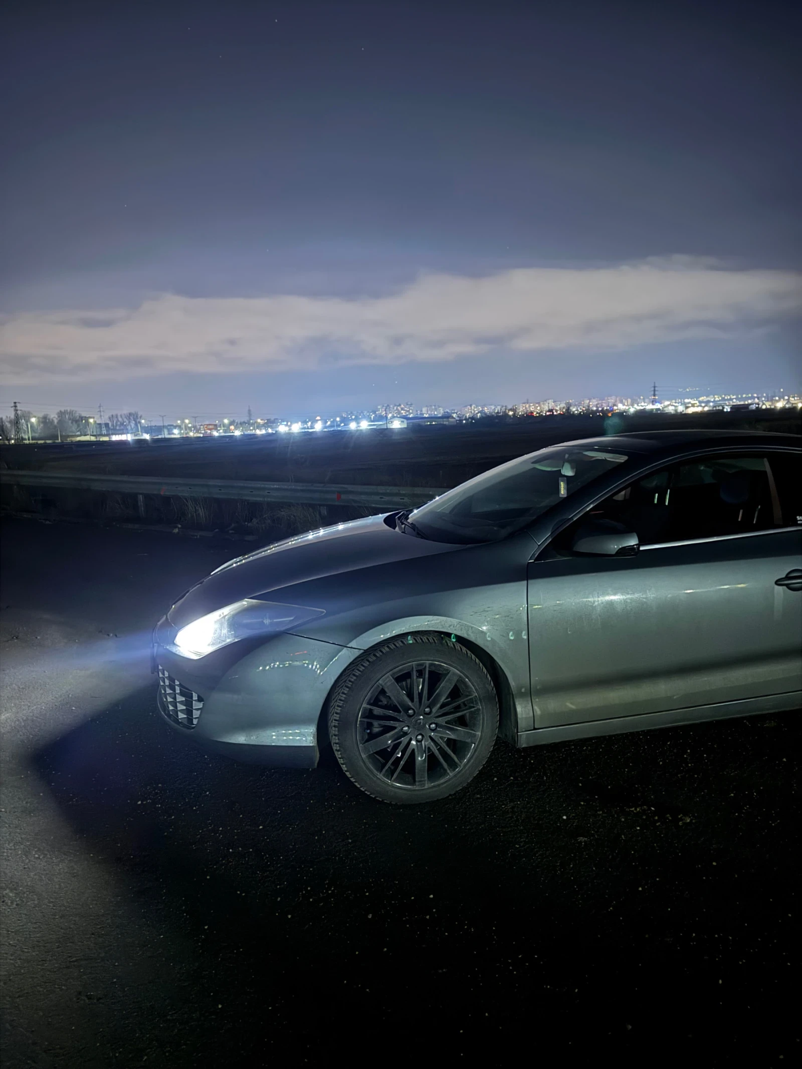 Renault Laguna GT * * ВТОРИ СОБСТВЕНИК - РЕАЛНИ КИЛОМЕТРИ* * , снимка 5 - Автомобили и джипове - 53770222