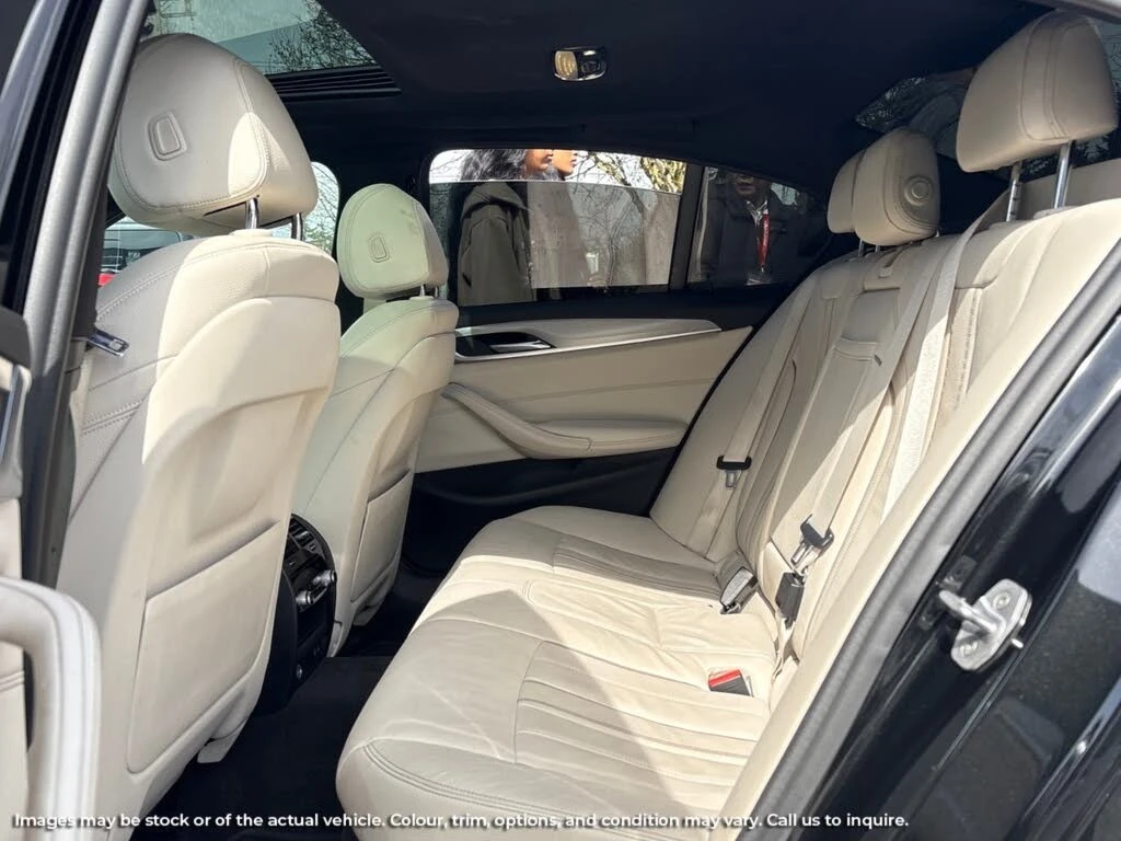 BMW 530 xDrive* AвтоКредит * (ЦЕНА ДО БГ), снимка 11 - Автомобили и джипове - 54013257