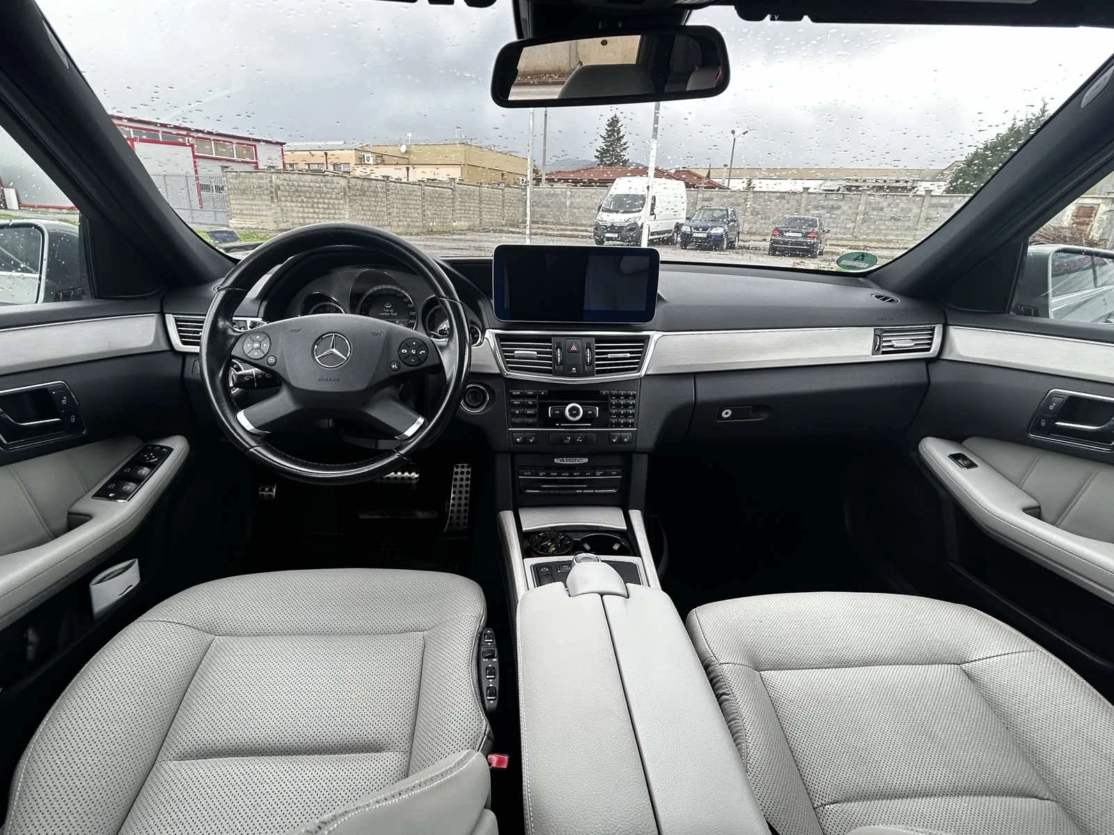 Mercedes-Benz E 350 4 Matik AMG optic, снимка 11 - Автомобили и джипове - 54086939