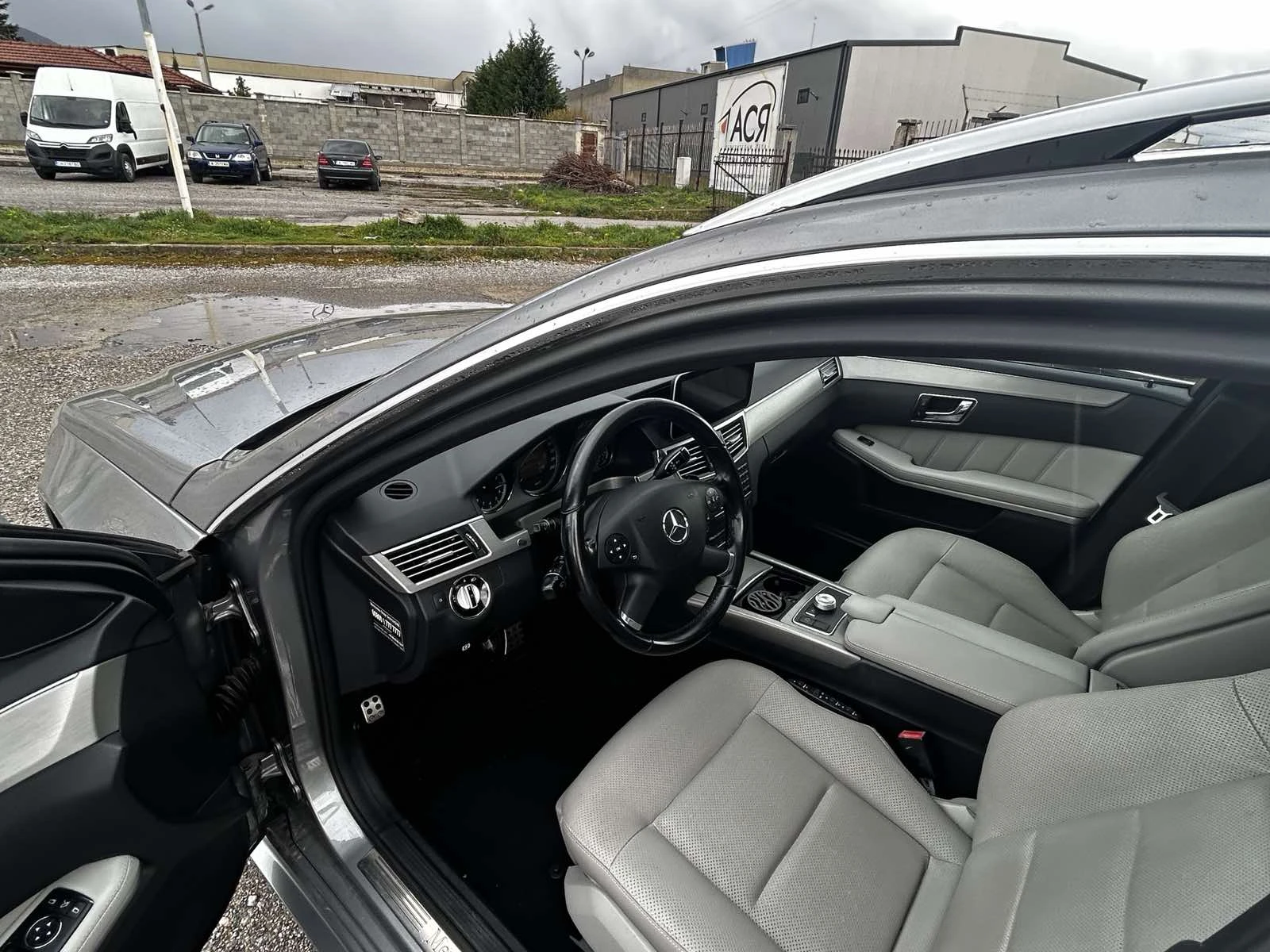 Mercedes-Benz E 350 4 Matik AMG optic, снимка 9 - Автомобили и джипове - 54086939