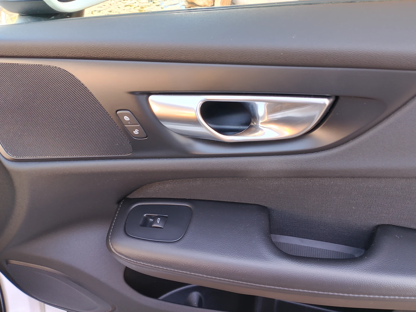 Volvo V60 Mild Hibrid, снимка 13 - Автомобили и джипове - 54188440