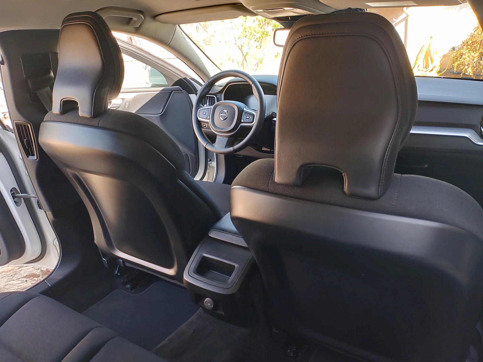 Volvo V60 Mild Hibrid, снимка 10 - Автомобили и джипове - 54188440