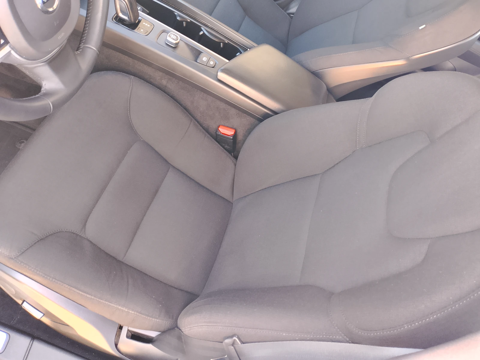 Volvo V60 Mild Hibrid, снимка 15 - Автомобили и джипове - 54188440