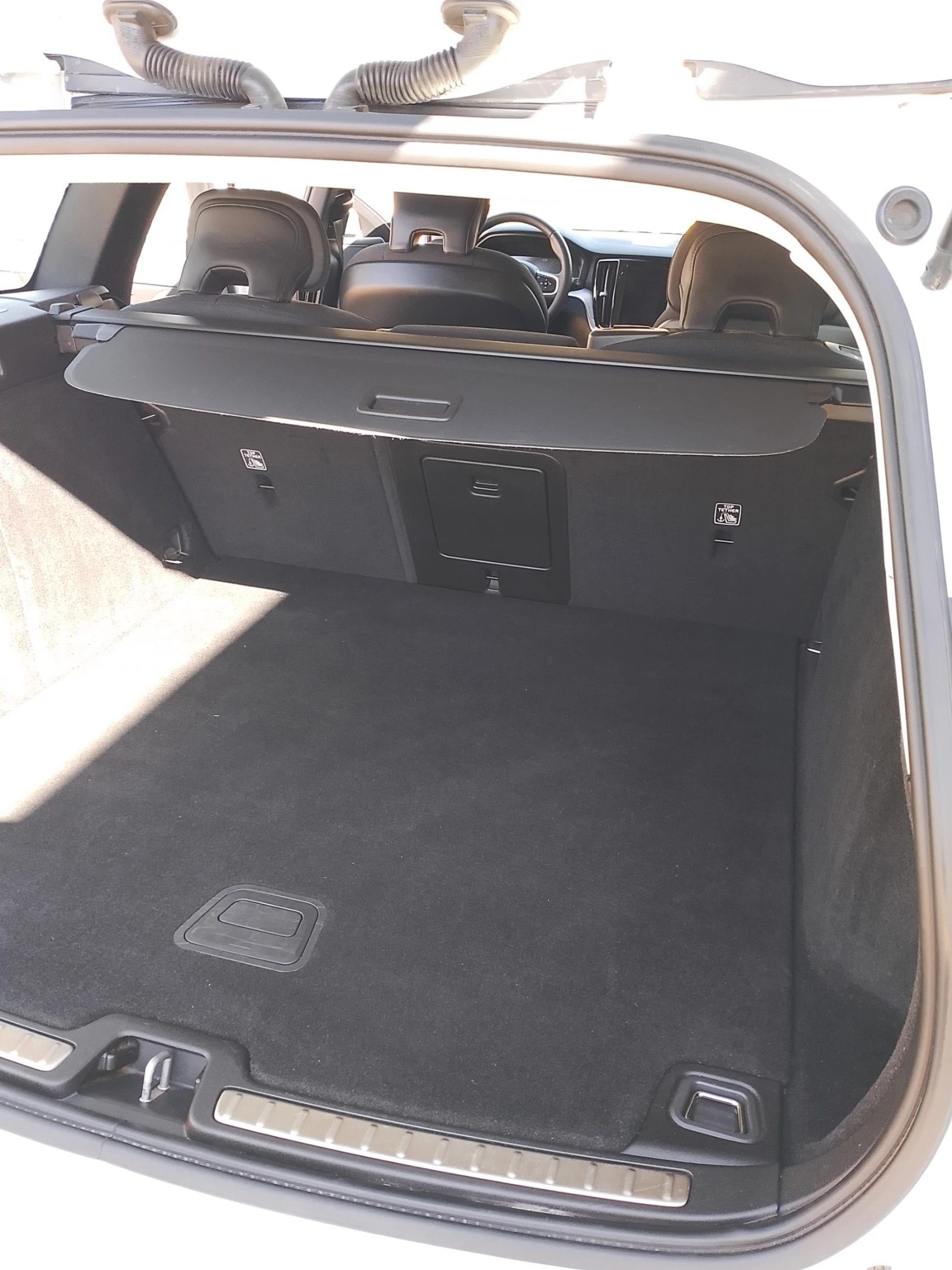 Volvo V60 Mild Hibrid, снимка 4 - Автомобили и джипове - 54188440