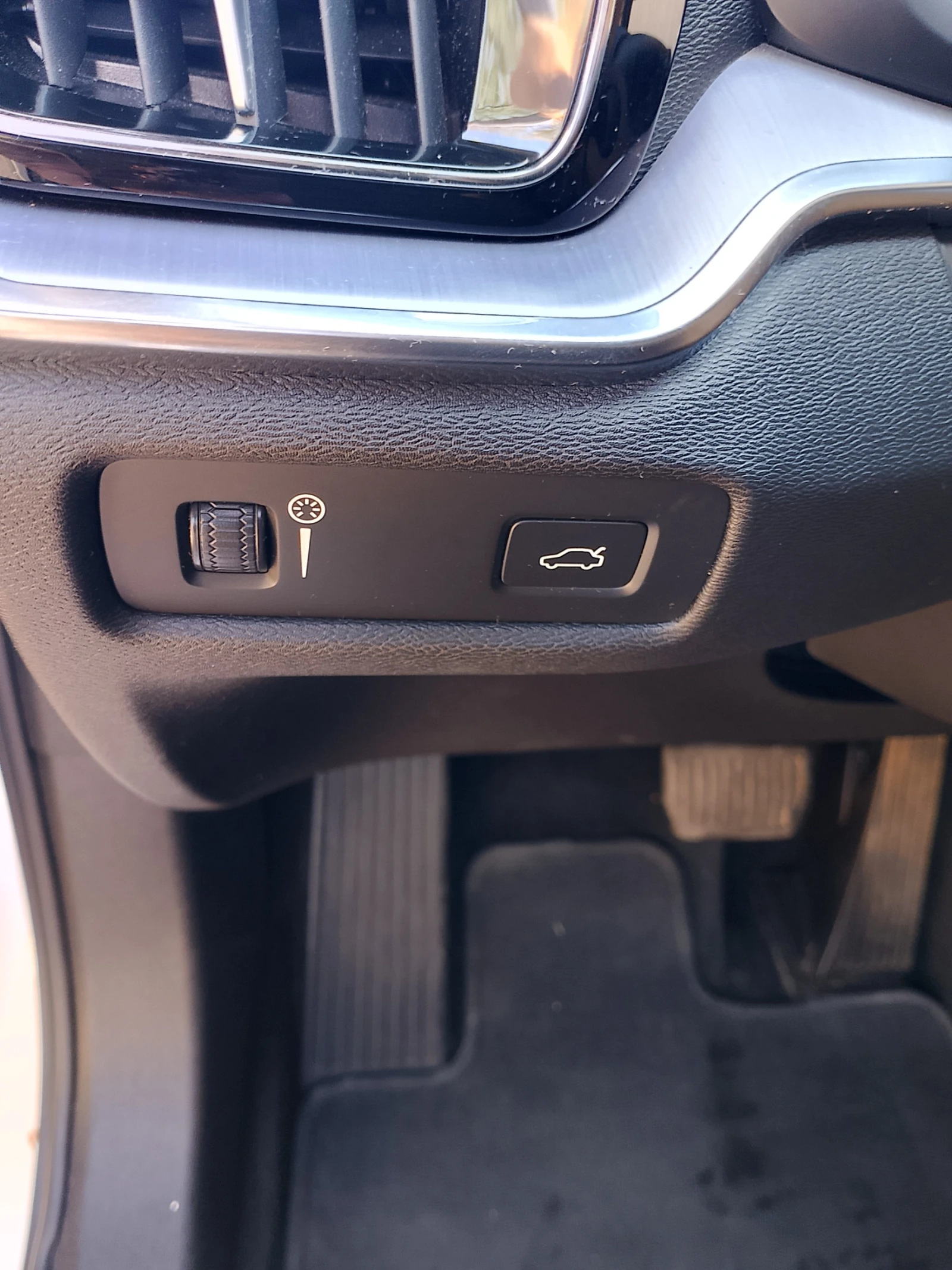 Volvo V60 Mild Hibrid, снимка 17 - Автомобили и джипове - 54188440