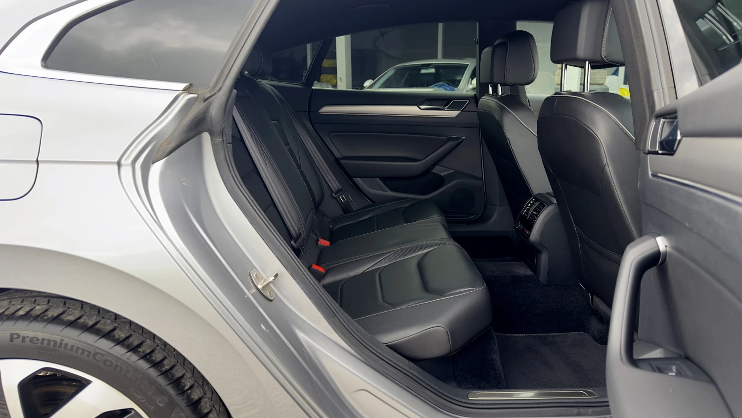 VW Arteon 2.0TSi R-Line 4M DiSTRONiC Head-up KeyLess LED 360, снимка 14 - Автомобили и джипове - 54396966