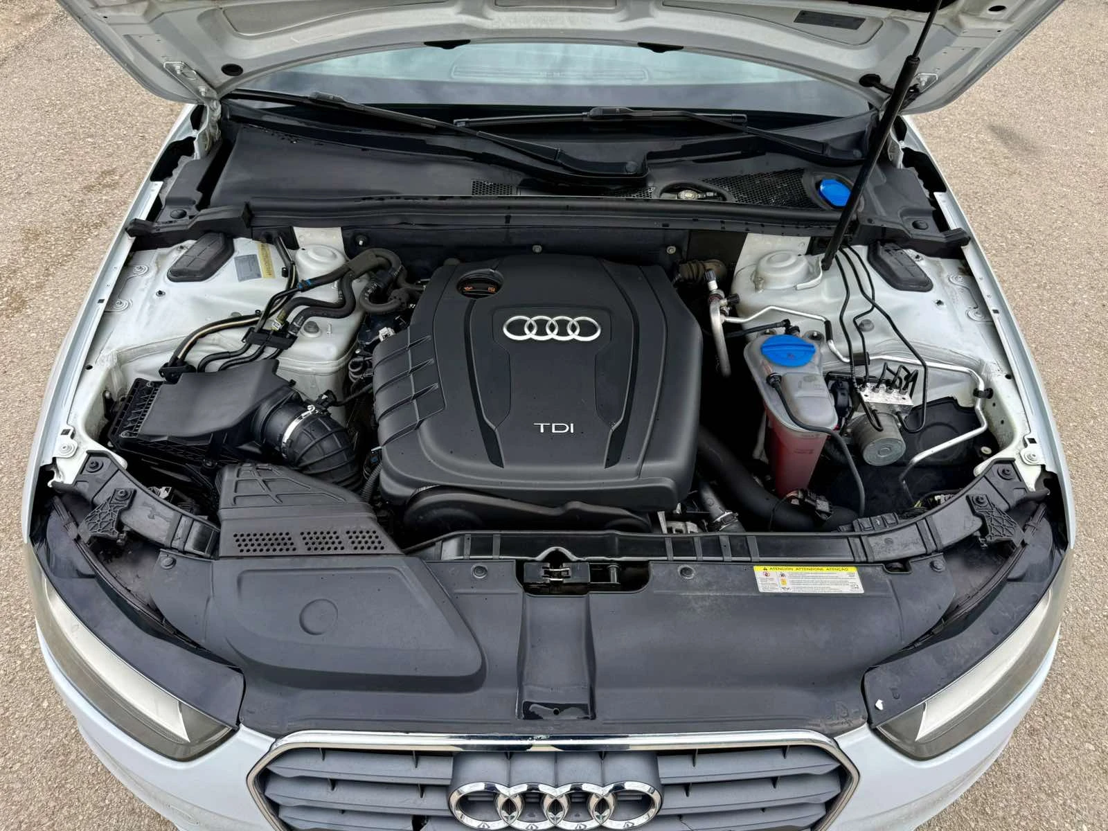 Audi A4 2.0TDI AVTOMAT FaceLift, снимка 16 - Автомобили и джипове - 54470521