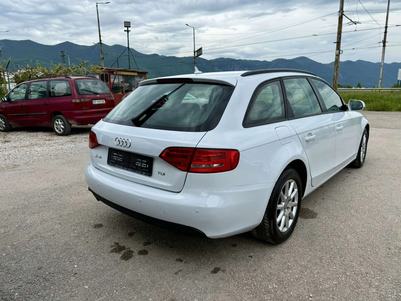 Audi A4 2.0TDI AVTOMAT FaceLift, снимка 8 - Автомобили и джипове - 54470521