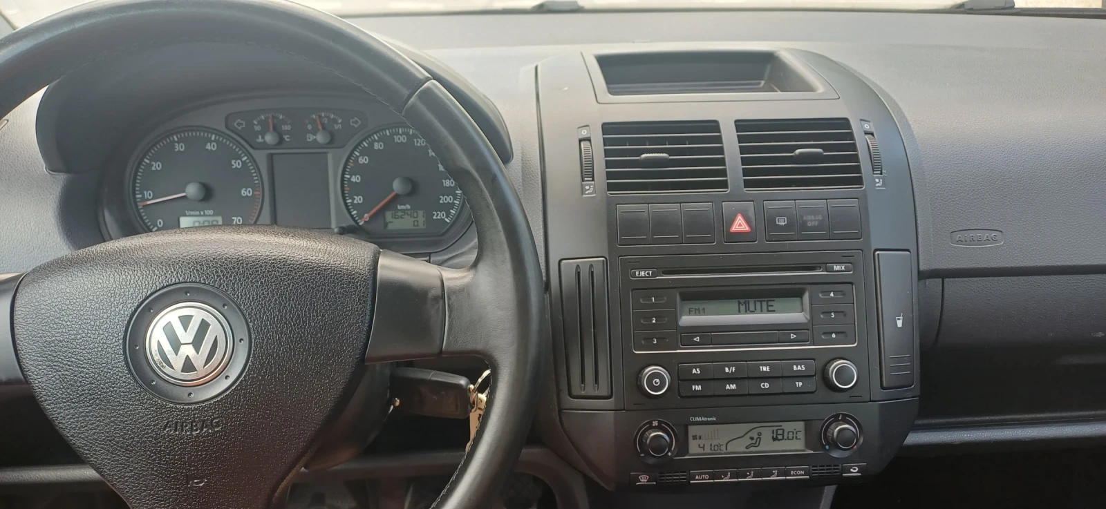 VW Polo 1.4 БЕНЗИН, снимка 9 - Автомобили и джипове - 54692679