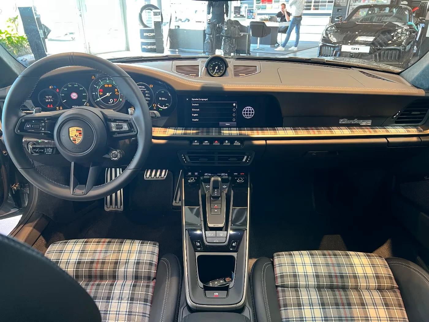 Porsche 911 50JAHRE* TURBO* DISTR* KEYLESS* MEMORY* , снимка 16 - Автомобили и джипове - 55100546