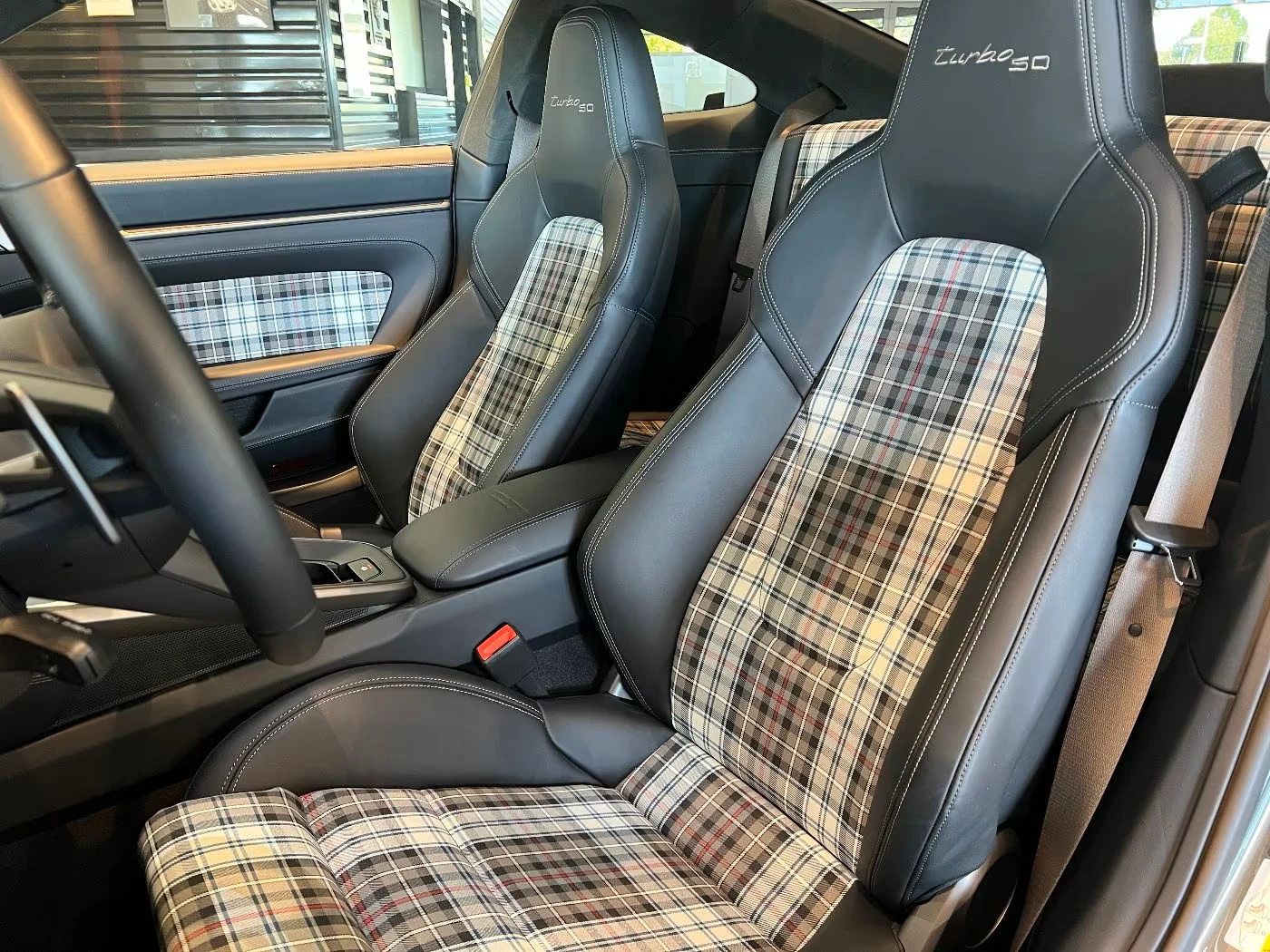 Porsche 911 50JAHRE* TURBO* DISTR* KEYLESS* MEMORY* , снимка 10 - Автомобили и джипове - 55100546