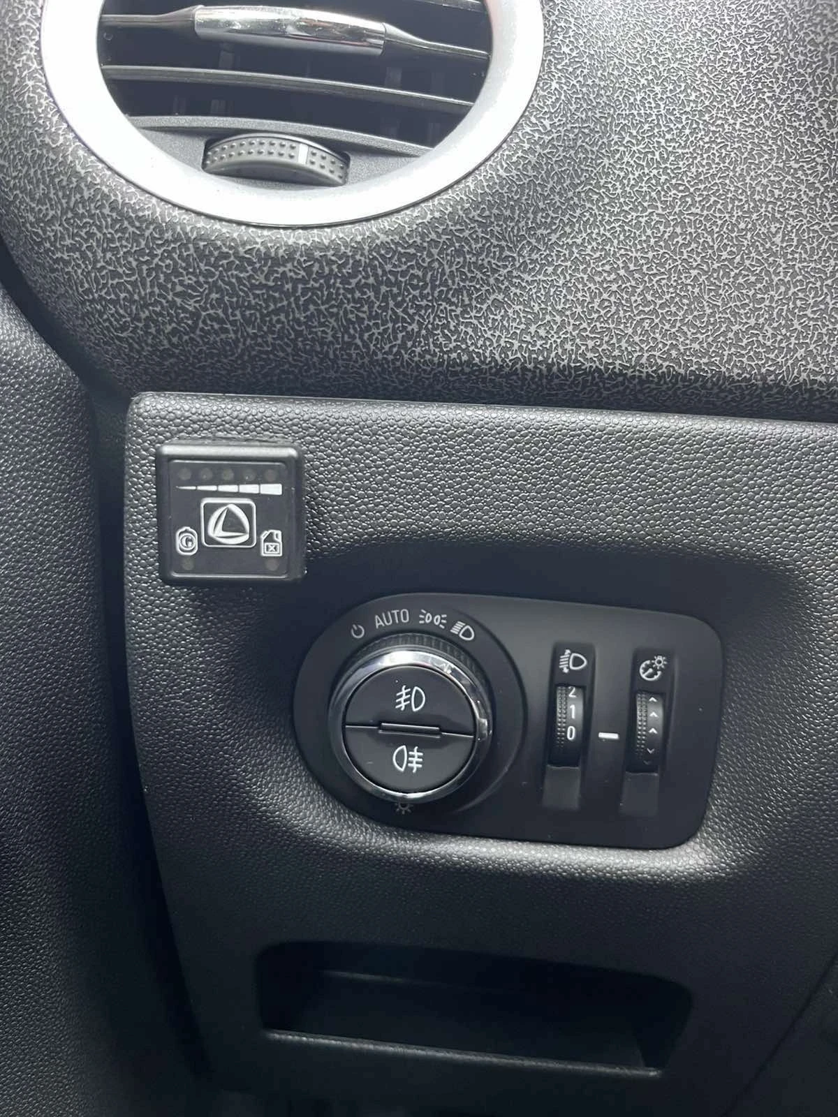 Opel Corsa, снимка 7 - Автомобили и джипове - 55263539