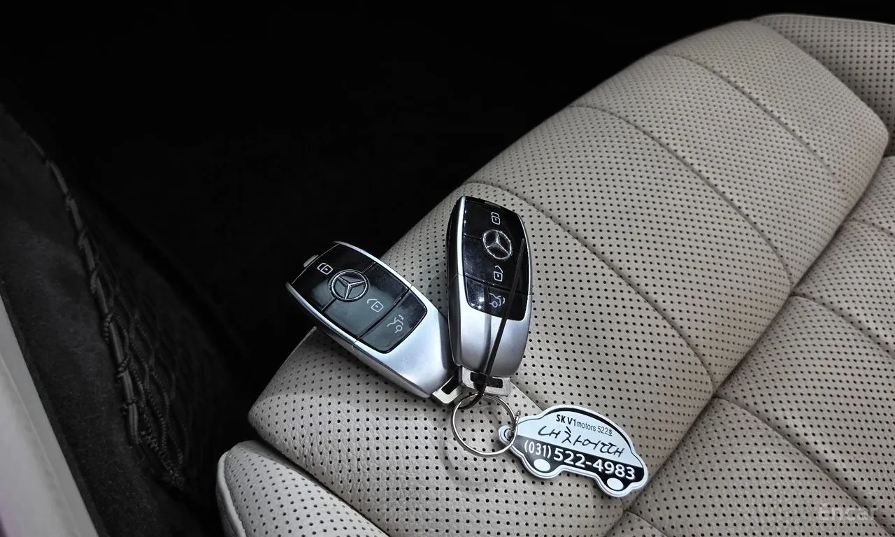 Mercedes-Benz E 400 4 MATIC /BURMESTER /360 КАМЕРИ /ОБДУХВАНЕ /HEAD UP, снимка 14 - Автомобили и джипове - 55654383