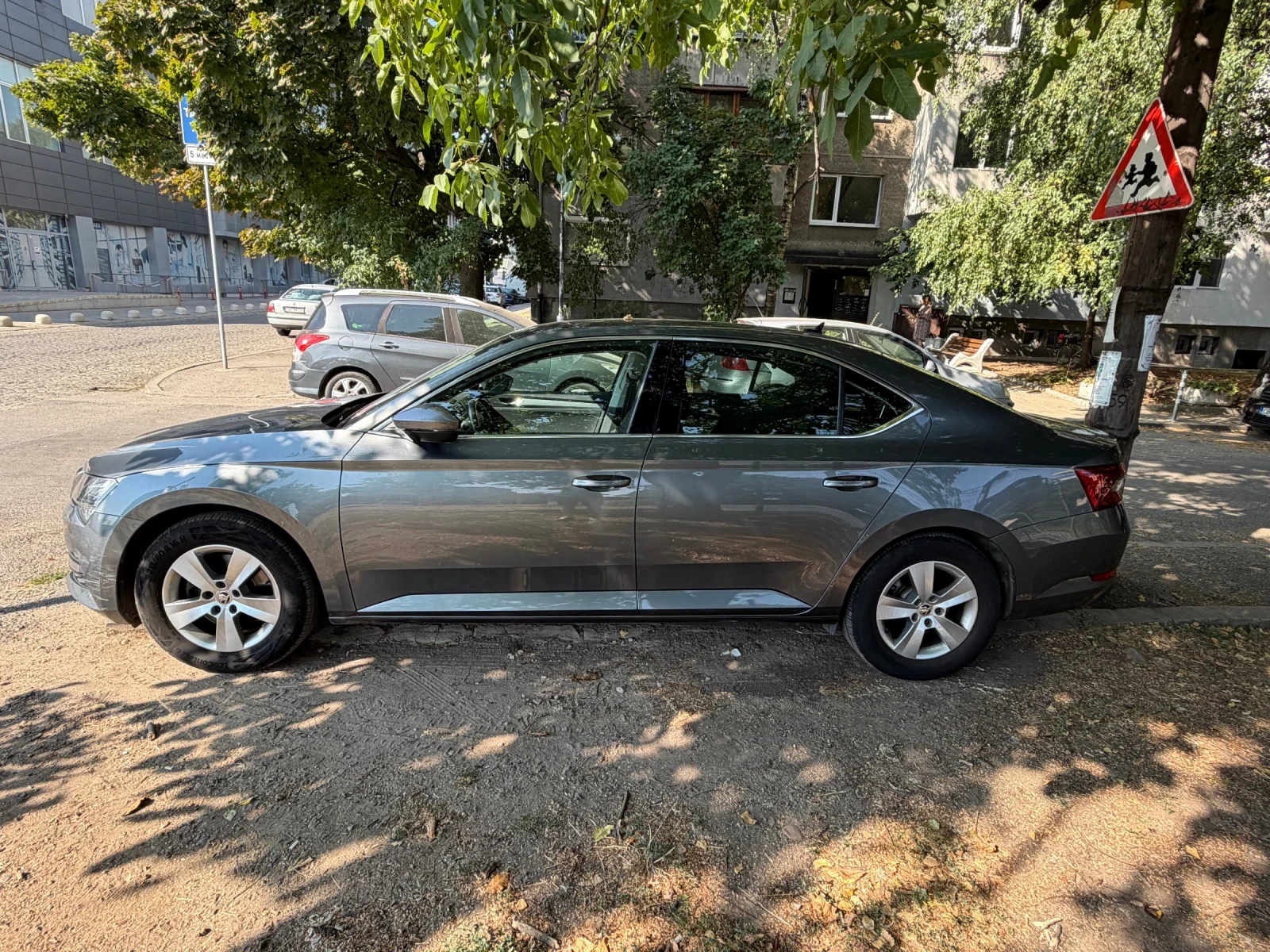 Skoda Superb 2.0, снимка 4 - Автомобили и джипове - 55774915