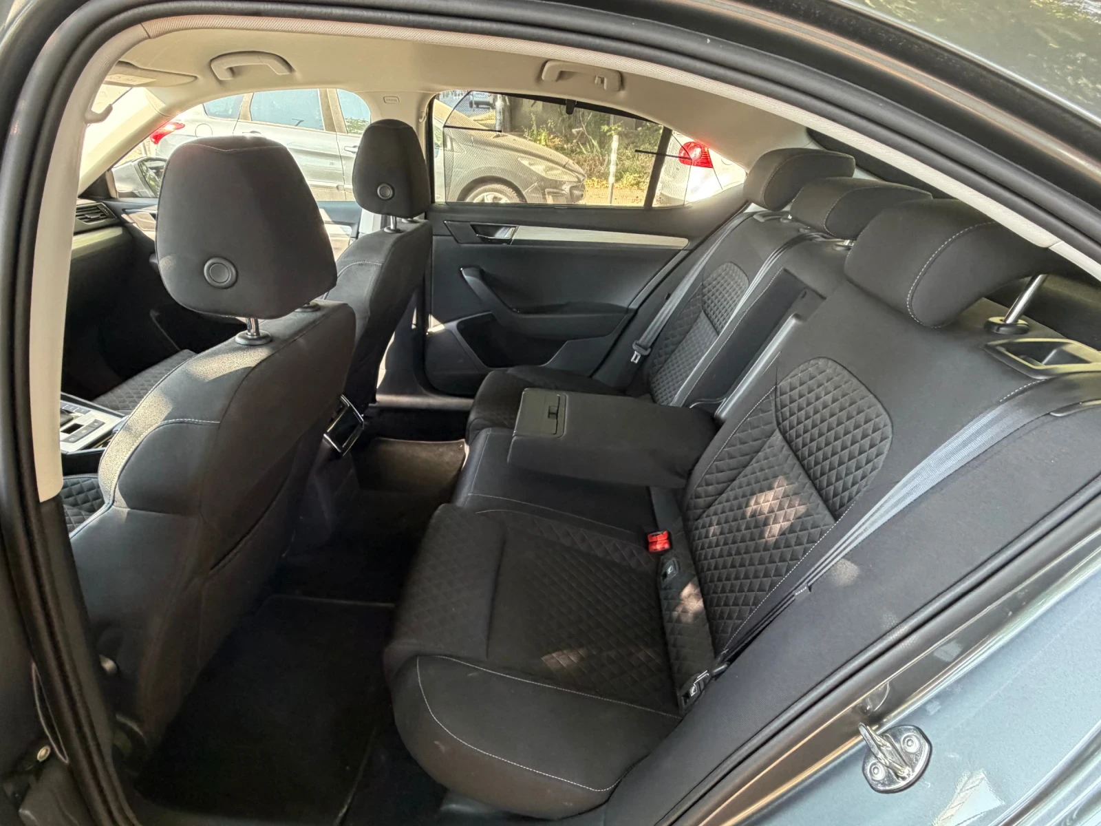 Skoda Superb 2.0, снимка 11 - Автомобили и джипове - 55774915