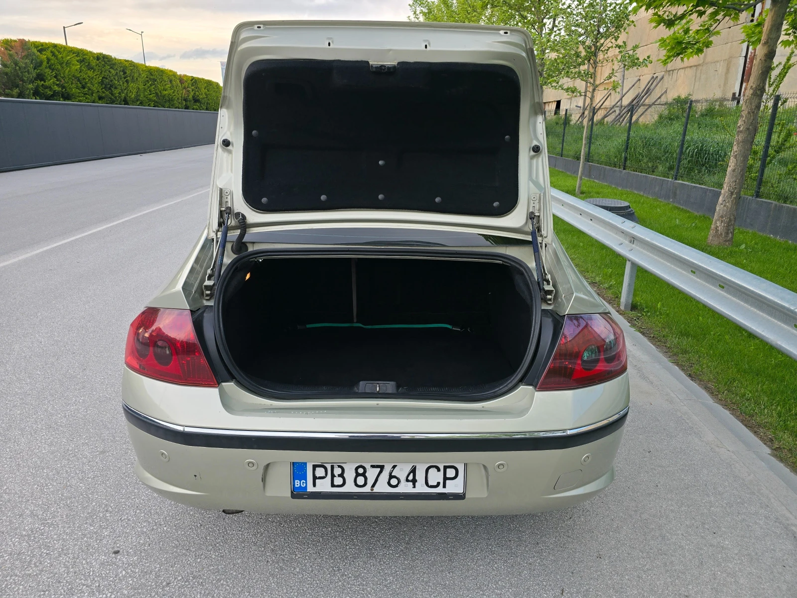 Peugeot 407 2.0 HDI, снимка 14 - Автомобили и джипове - 55826328