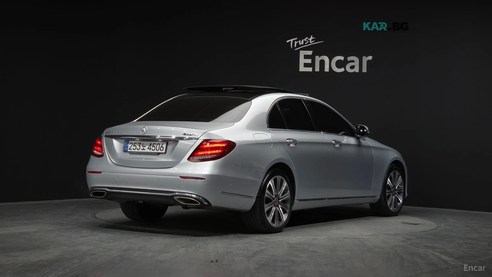 Mercedes-Benz E 400 4MATIC EXCLUSIVE* HUD* КОЖА* ОБДУХ* НАВИ* ПАНО, снимка 2 - Автомобили и джипове - 55944673