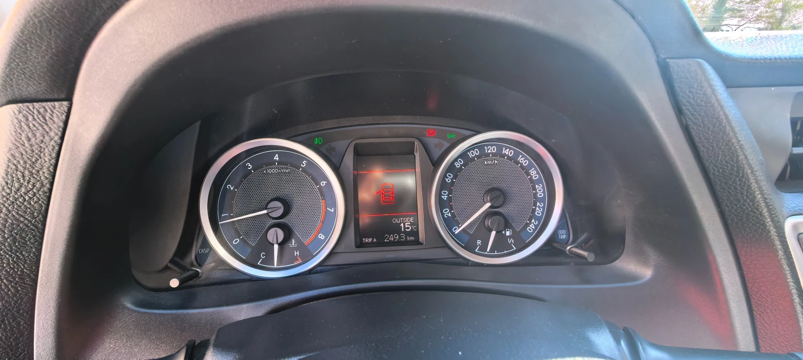 Toyota Auris, снимка 13 - Автомобили и джипове - 56053279