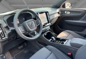 Volvo XC40 Recharge AWD = Plus = Гаранция, снимка 7