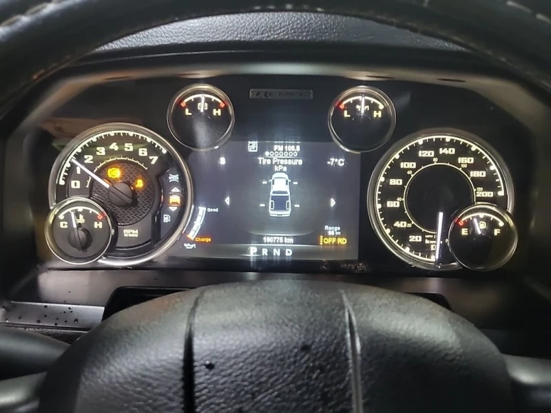 Dodge RAM 1500 * REBEL CREW CAB SHORT BED * CARFAX * БЕЗ ПЪРВОНАЧ, снимка 9 - Автомобили и джипове - 52831580