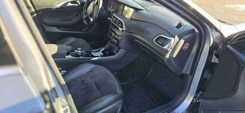 Infiniti Q30 1.5 Diesel Premium , снимка 8 - Автомобили и джипове - 52949929