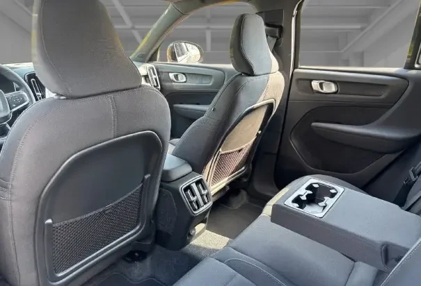 Volvo XC40 Recharge AWD = Plus = Гаранция, снимка 13 - Автомобили и джипове - 54621194