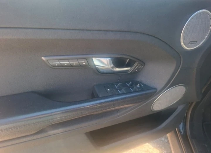 Land Rover Evoque 2.2, снимка 5 - Автомобили и джипове - 56638439