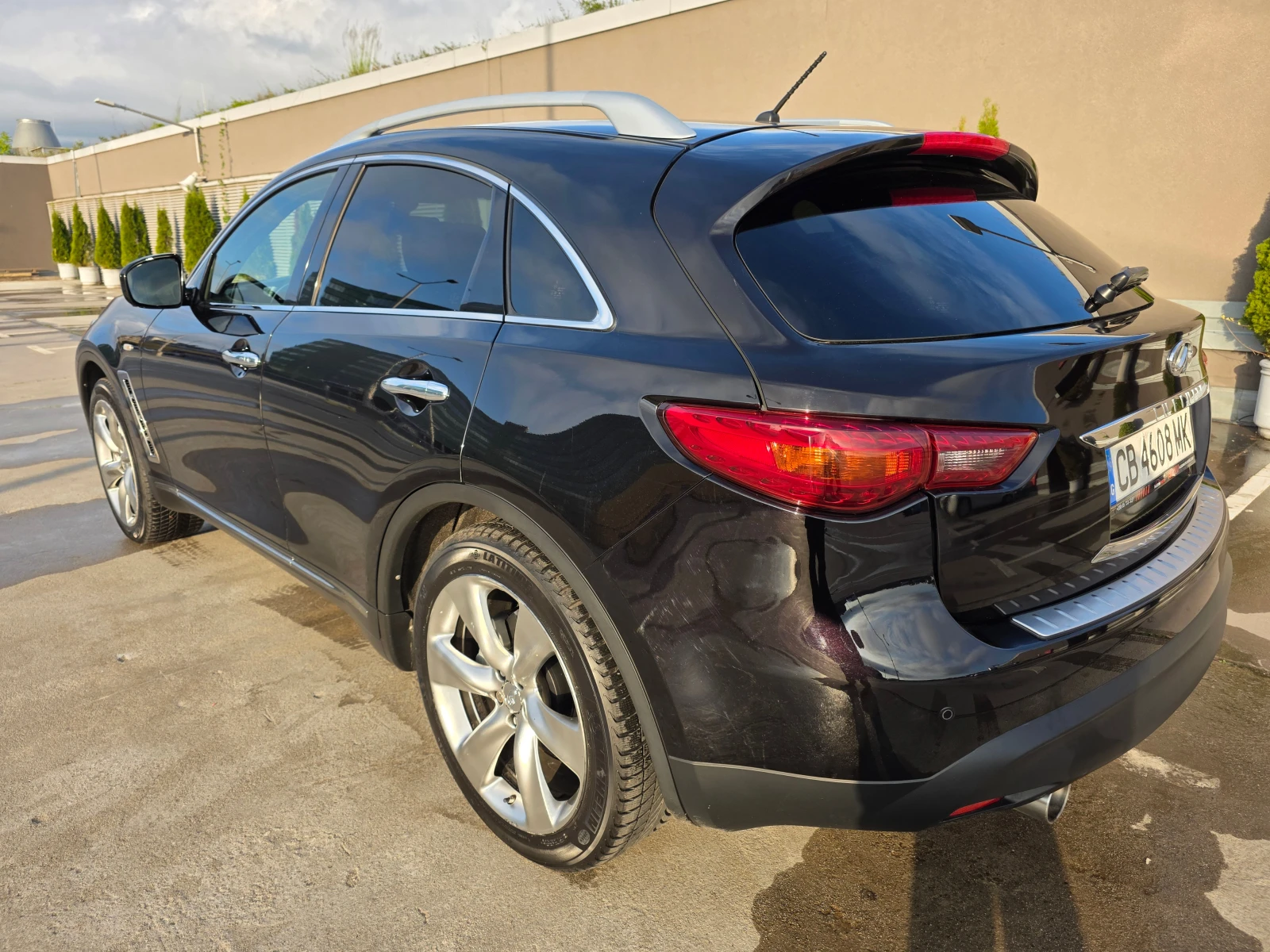 Infiniti Fx 50 S-V8-ATTESA E-TS AWD - изображение 7