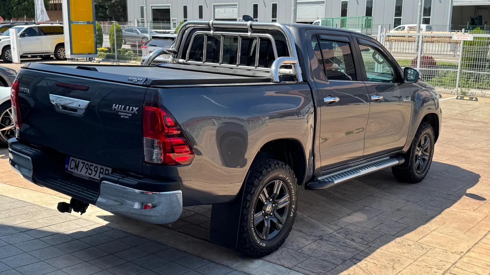 Toyota Hilux 2.4D-4D 6МТ Style - изображение 5