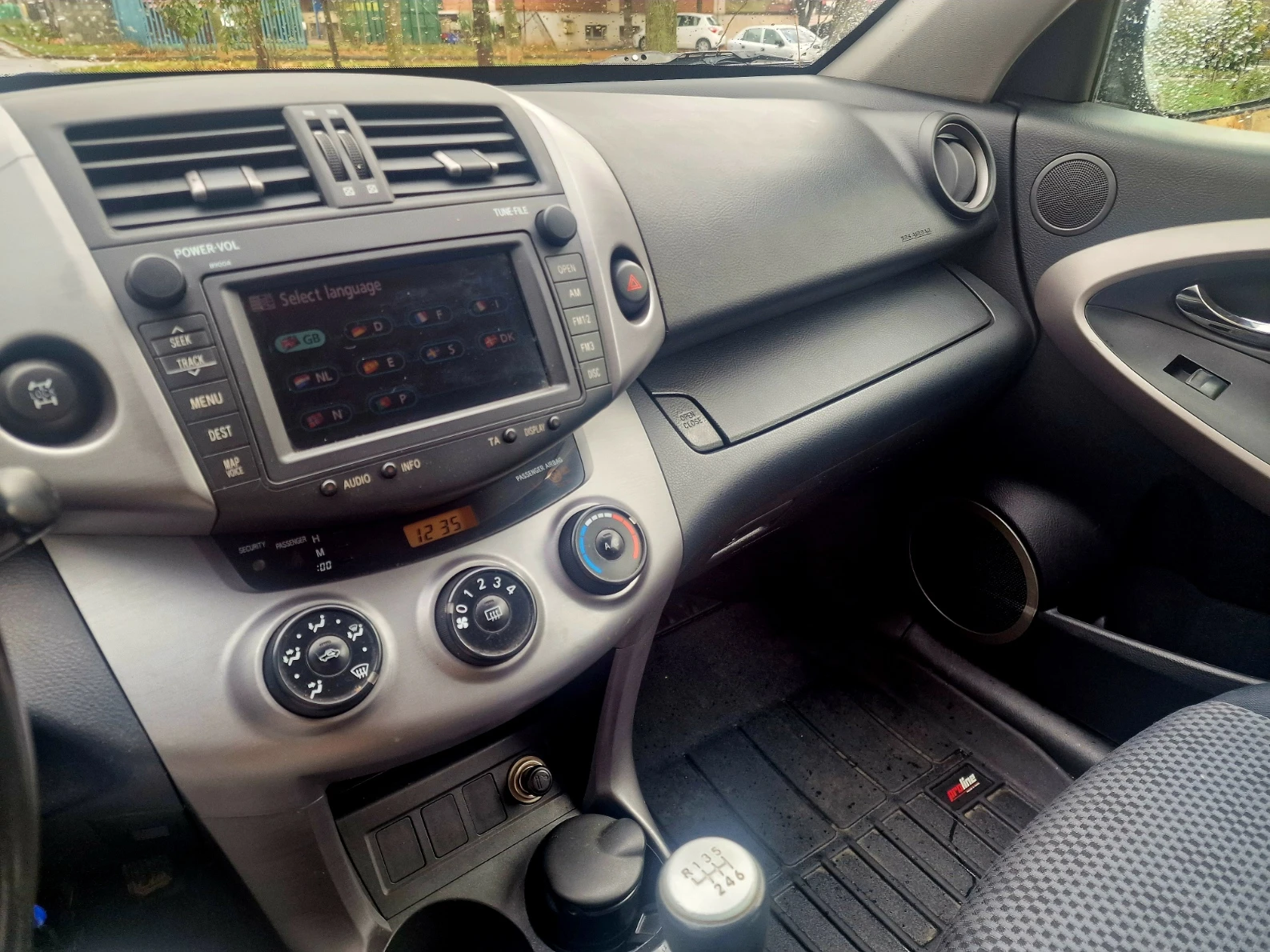Toyota Rav4 2.2D4D 136кс 4Х4  - изображение 7