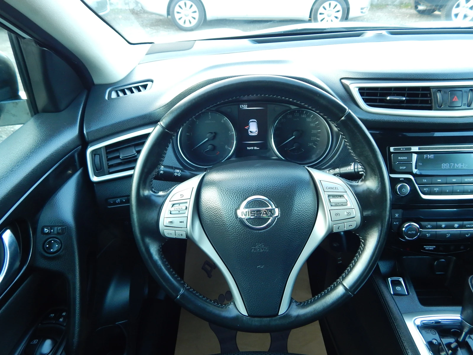 Nissan Qashqai 1.6DCI* 164000km.* СЕРВИЗНИ ДОКУМЕНТИ* , снимка 13 - Автомобили и джипове - 53747531