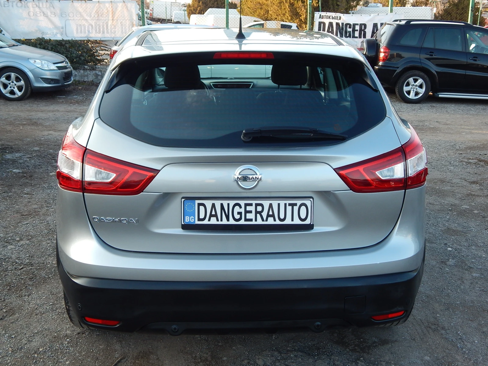 Nissan Qashqai 1.6DCI* 164000km.* СЕРВИЗНИ ДОКУМЕНТИ* , снимка 5 - Автомобили и джипове - 53747531