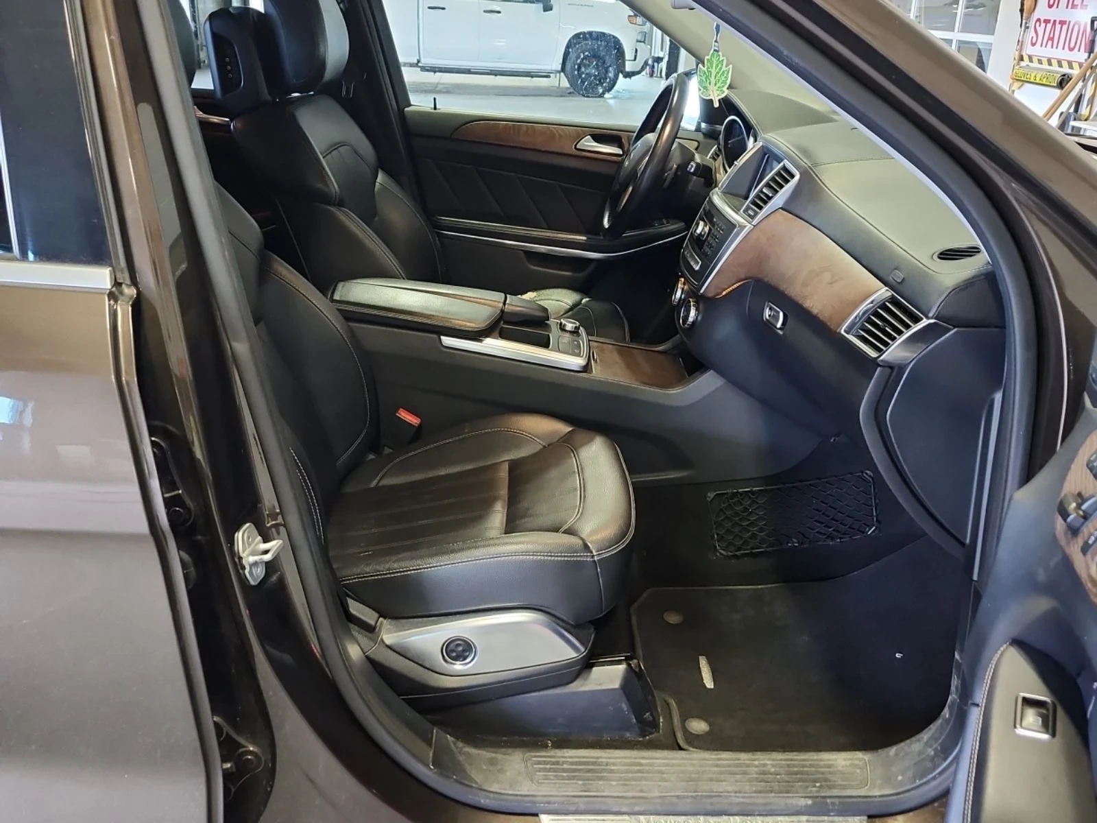 Mercedes-Benz GL 350 BlueTEC* Harman/Kardon* Камера* TV* Пано* Подгрев, снимка 10 - Автомобили и джипове - 53961715