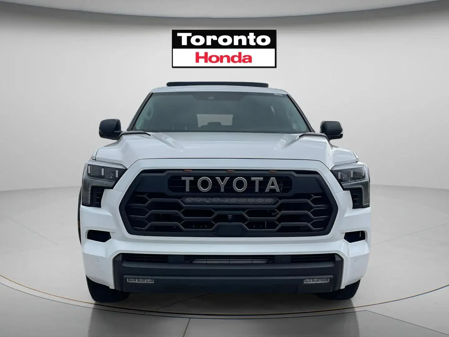 Toyota Sequoia TRD PRO, снимка 2 - Автомобили и джипове - 53986328