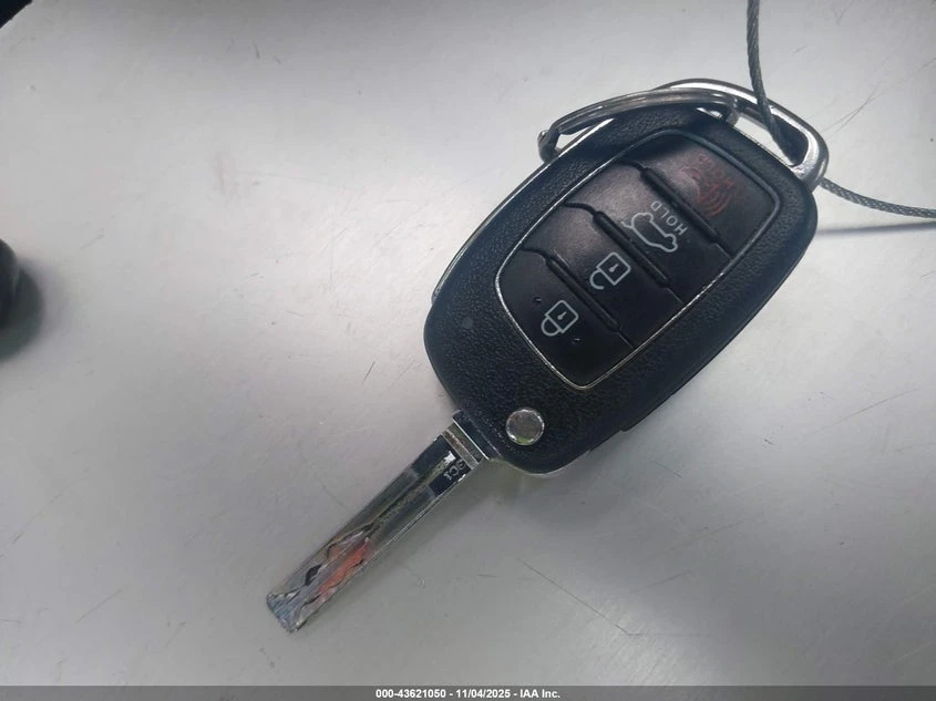 Hyundai Tucson 2.0l Sel, снимка 11 - Автомобили и джипове - 54071623