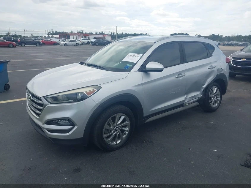 Hyundai Tucson 2.0l Sel, снимка 2 - Автомобили и джипове - 54071623