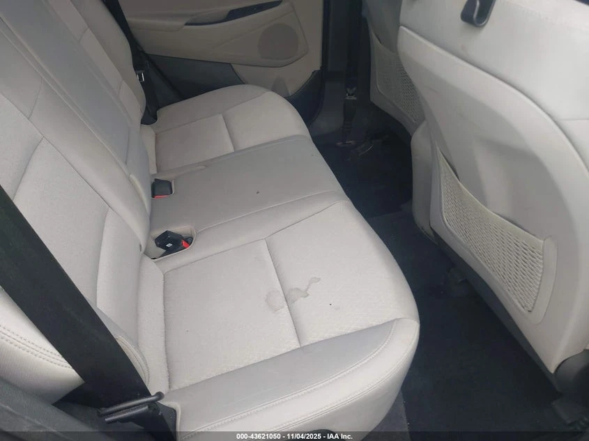 Hyundai Tucson 2.0l Sel, снимка 8 - Автомобили и джипове - 54071623