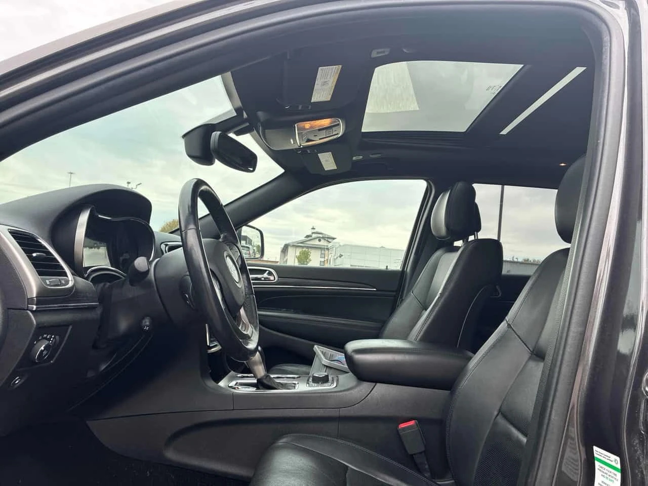 Jeep Grand cherokee  Limited | 360 | PANO | КОЖА | ПОДГРЕВИ , снимка 14 - Автомобили и джипове - 54642140